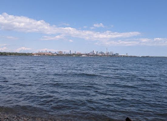 canada/golden-horseshoe/attraction/the-love-sign-at-humber-bay-shores-park