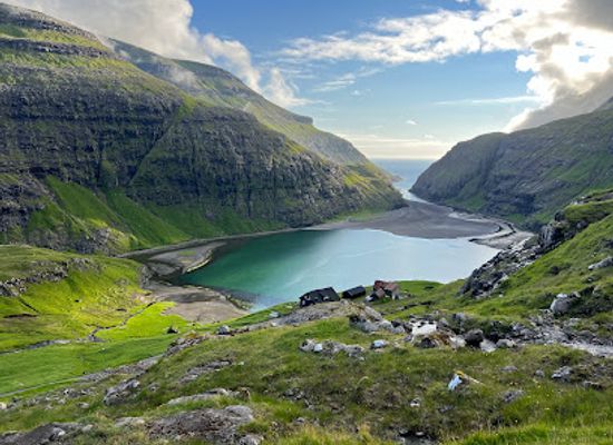 faroe-islands/saksun/attraction/ut-a-lonna-black-beach-saksun
