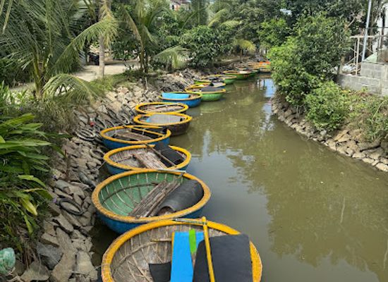 vietnam/north-central-coast/attraction/karaoke-on-the-river