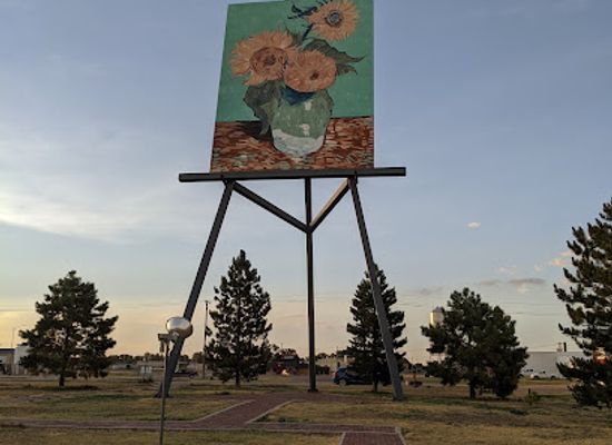 kansas/cherokee-lowlands/attraction/world-s-largest-easel