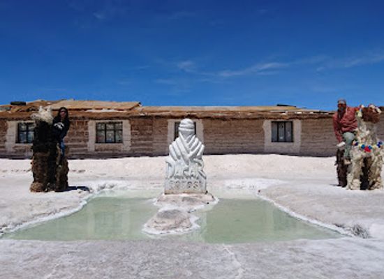 bolivia/potosi/attraction/plaza-de-las-banderas-uyuni