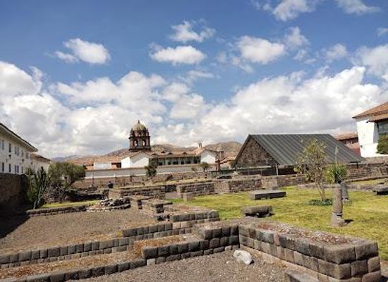 peru/lares-trek/attraction/kusicancha