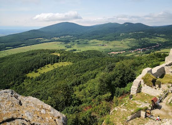 hungary/cserehat/attraction/castle-of-regec