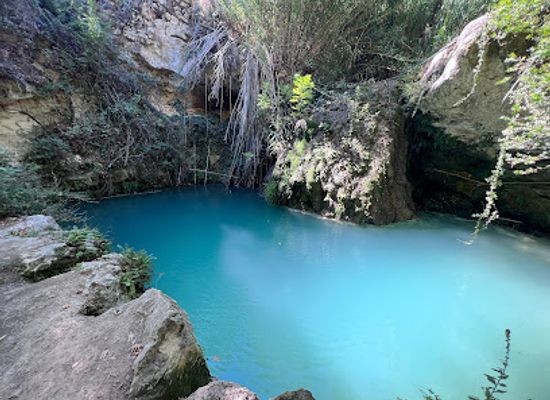cyprus/adonis-baths-waterfalls/attraction/kremiotis-waterfall