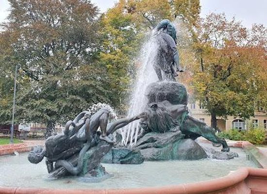 poland/kuyavia/attraction/deluge-fountain