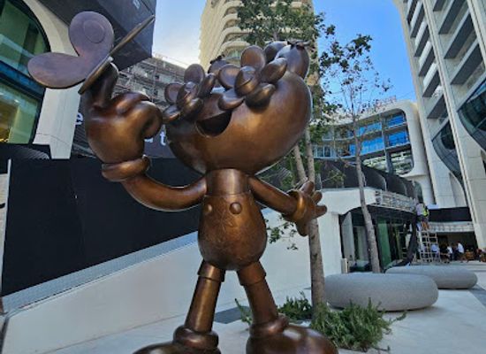 malta/st-julian-s/attraction/beppe-cactus-bronze-sculpture-by-zack-ritchie