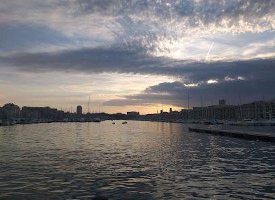 france/provence/attraction/quai-du-port
