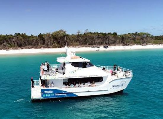 australia/fraser-island/attraction/whalesong-cruises-hervey-bay