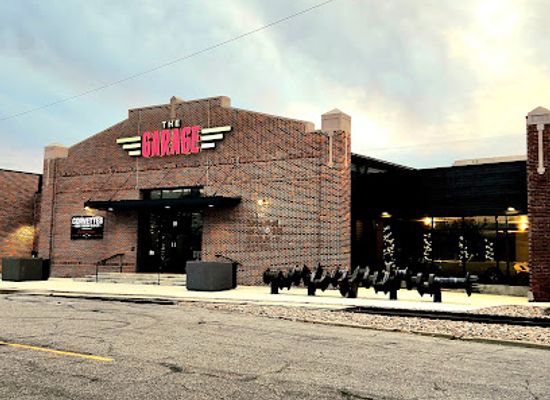 kansas/salina/attraction/the-garage-automotive-museum