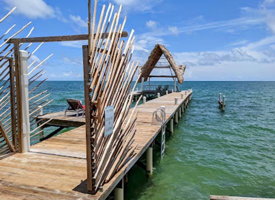 belize/placencia/attraction/azura-beach