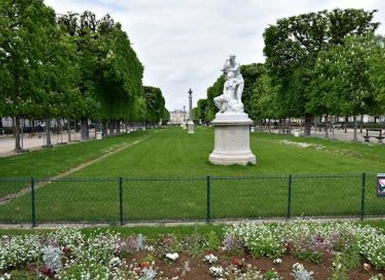 france/paris/attraction/esplanade-gaston-monnerville
