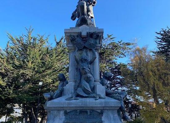 chile/punta-arenas/attraction/plaza-armas-punta-arenas