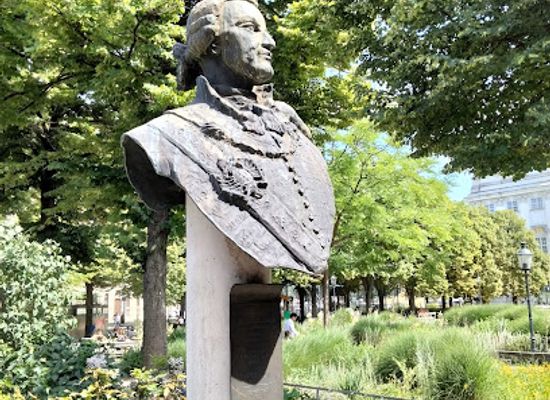 austria/vienna/josefstadt/attraction/gyorgy-bessenyei-denkmal