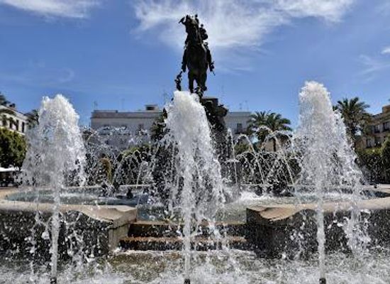 spain/cadiz/attraction/plaza-del-arenal