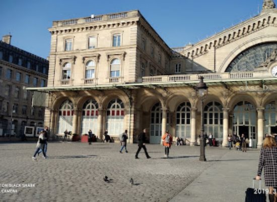 france/paris/saint-germain-des-pres/attraction/square-gabriel-pierne