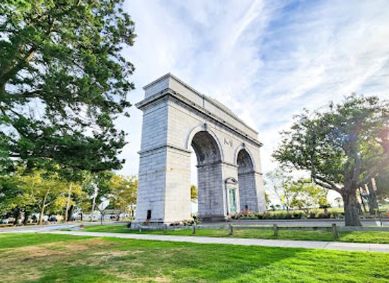 connecticut/bridgeport/attraction/perry-memorial-arch-bridgeport
