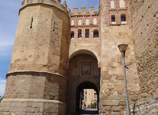 spain/segovia/attraction/puerta-de-san-andres