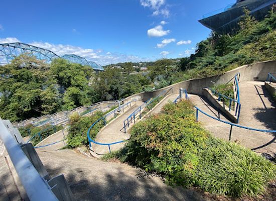 tennessee/ruby-falls/attraction/williams-stairway