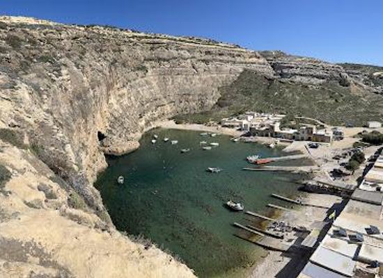 malta/gozo/attraction/inland-sea-dive-site