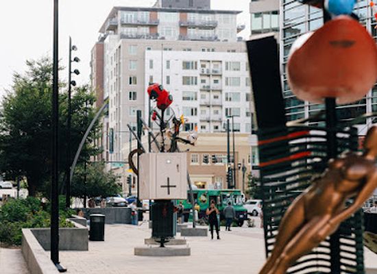 colorado/denver/lodo-lower-downtown/attraction/plaza-of-the-americas