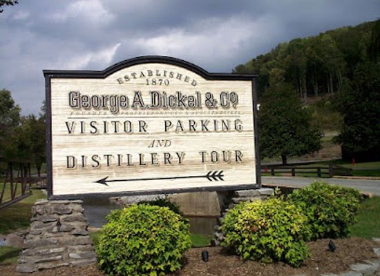tennessee/highland-rim/attraction/cascade-hollow-distilling-co-george-dickel-distillery