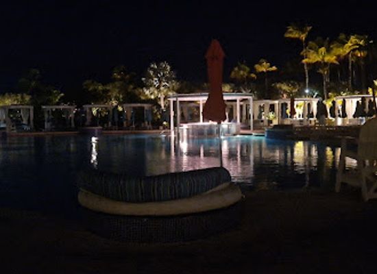 the-bahamas/new-providence/attraction/pool
