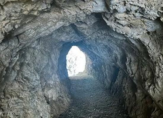 greece/crete/attraction/old-plakias-tunnels