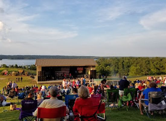 alabama/lake-martin/attraction/lake-martin-amphitheater