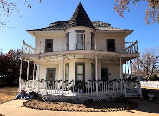 oklahoma/western-oklahoma/attraction/t-b-ferguson-museum