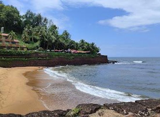 india/panaji/attraction/sinquerim-beach