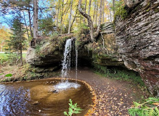 michigan/upper-peninsula/attraction/lake-superior-historical-marker-at-scott-falls-roadside-park