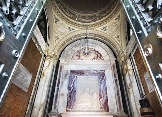 italy/rimini/attraction/dante-s-tomb
