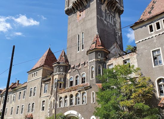 hungary/bakony/attraction/hajmaskeri-tuzerlaktanya