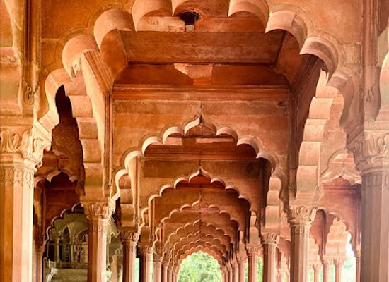 india/delhi/old-delhi/attraction/diwan-i-aam