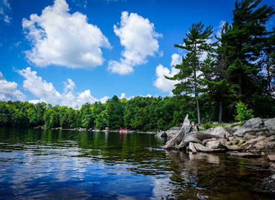 canada/haliburton-highlands/attraction/kennisis-lake