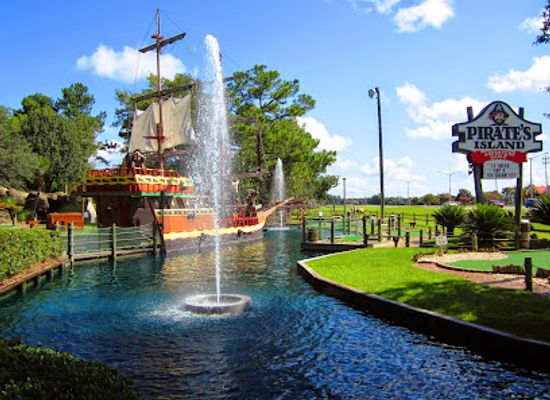 alabama/gulf-shores/attraction/pirate-s-island-adventure-golf