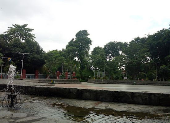indonesia/east-java/attraction/bungkul-park