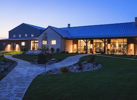 texas/central-texas/attraction/dripping-springs-distilling-small-batch-vodka-savor-it