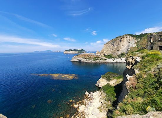italy/naples/posillipo/attraction/teatro-greco-romano