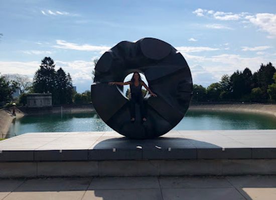 washington/puget-sound/attraction/black-sun-by-isamu-noguchi