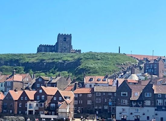 united-kingdom/whitby/attraction/whitby-beach