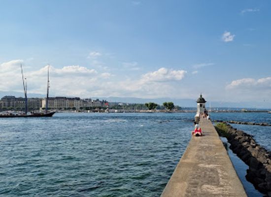 switzerland/lake-geneva-region/attraction/lighthouse-of-the-eaux-vives