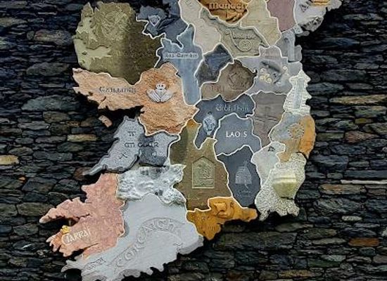 ireland/slieve-league-cliffs/attraction/clocha-na-heireann