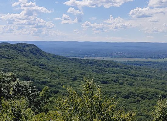 massachusetts/western-massachusetts/attraction/mount-holyoke-range-state-park