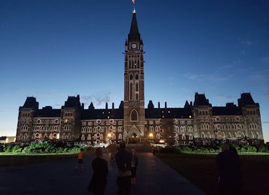 canada/ottawa/parliament-hill/attraction/centennial-flame