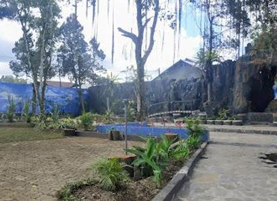 indonesia/manado/attraction/gua-maria-woloan