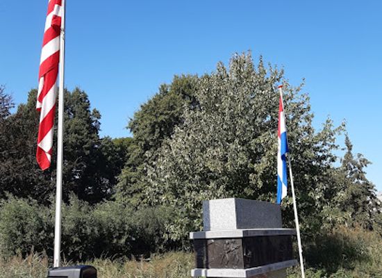 netherlands/dutch-coast/attraction/monument-to-the-dutch