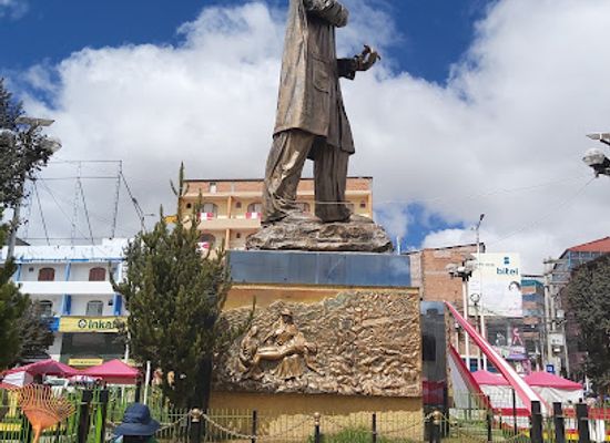 peru/pasco/attraction/daniel-alcides-carrion-plaza