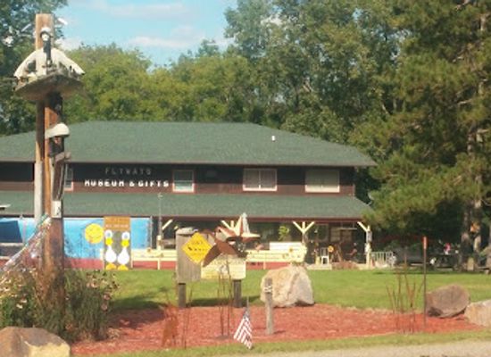 wisconsin/devil-s-lake-state-park/attraction/flyways-waterfowl-experience-laser-arcade-nature-gifts