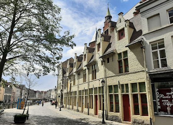 belgium/ghent/korenmarkt/attraction/huis-van-alijn